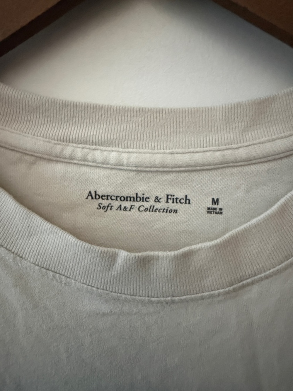 Abercrombie & Fitch Soft Graphic Tee - Picture 2 of 4